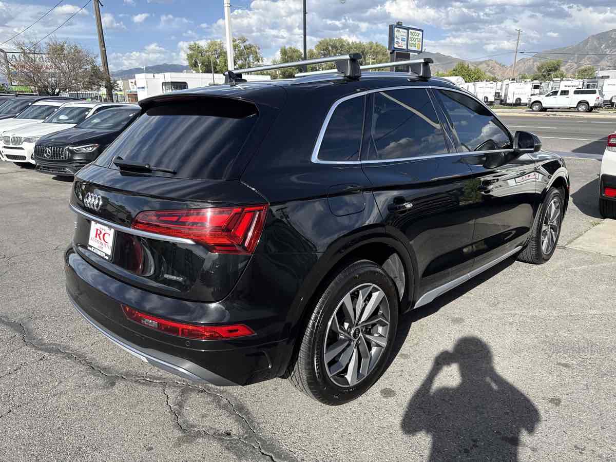2021 Audi Q5 45 Premium Plus photo 2
