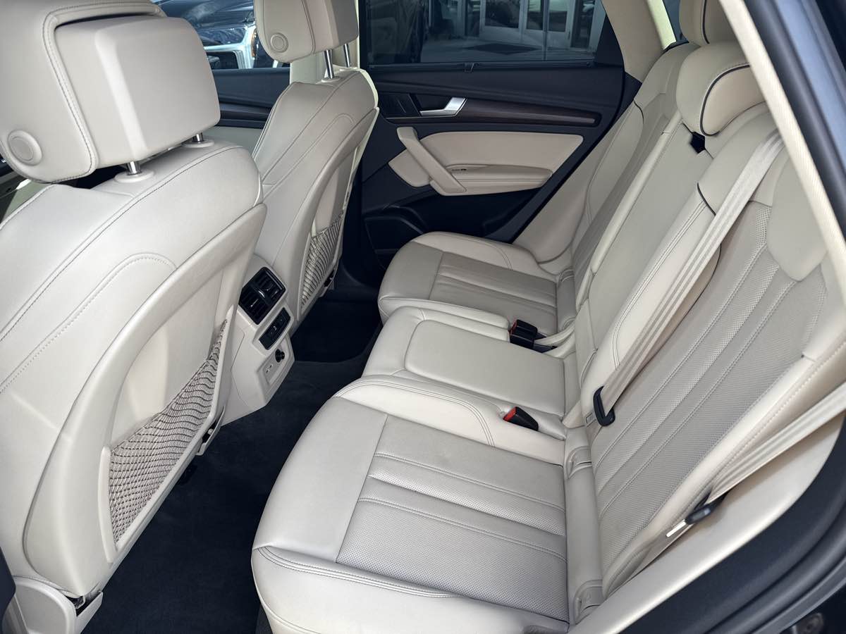 2021 Audi Q5 45 Premium Plus photo 11
