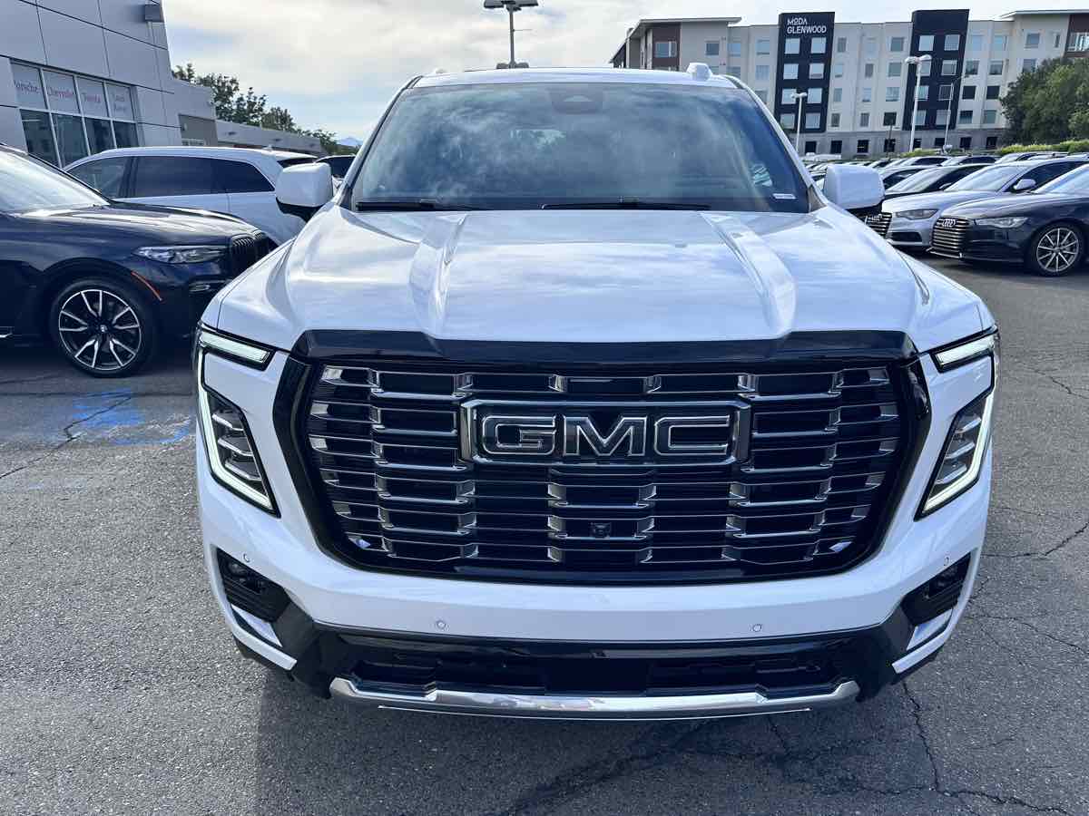 2025 Gmc Yukon Denali Ultimate photo 2