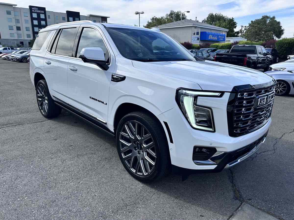 2025 Gmc Yukon Denali Ultimate photo 3