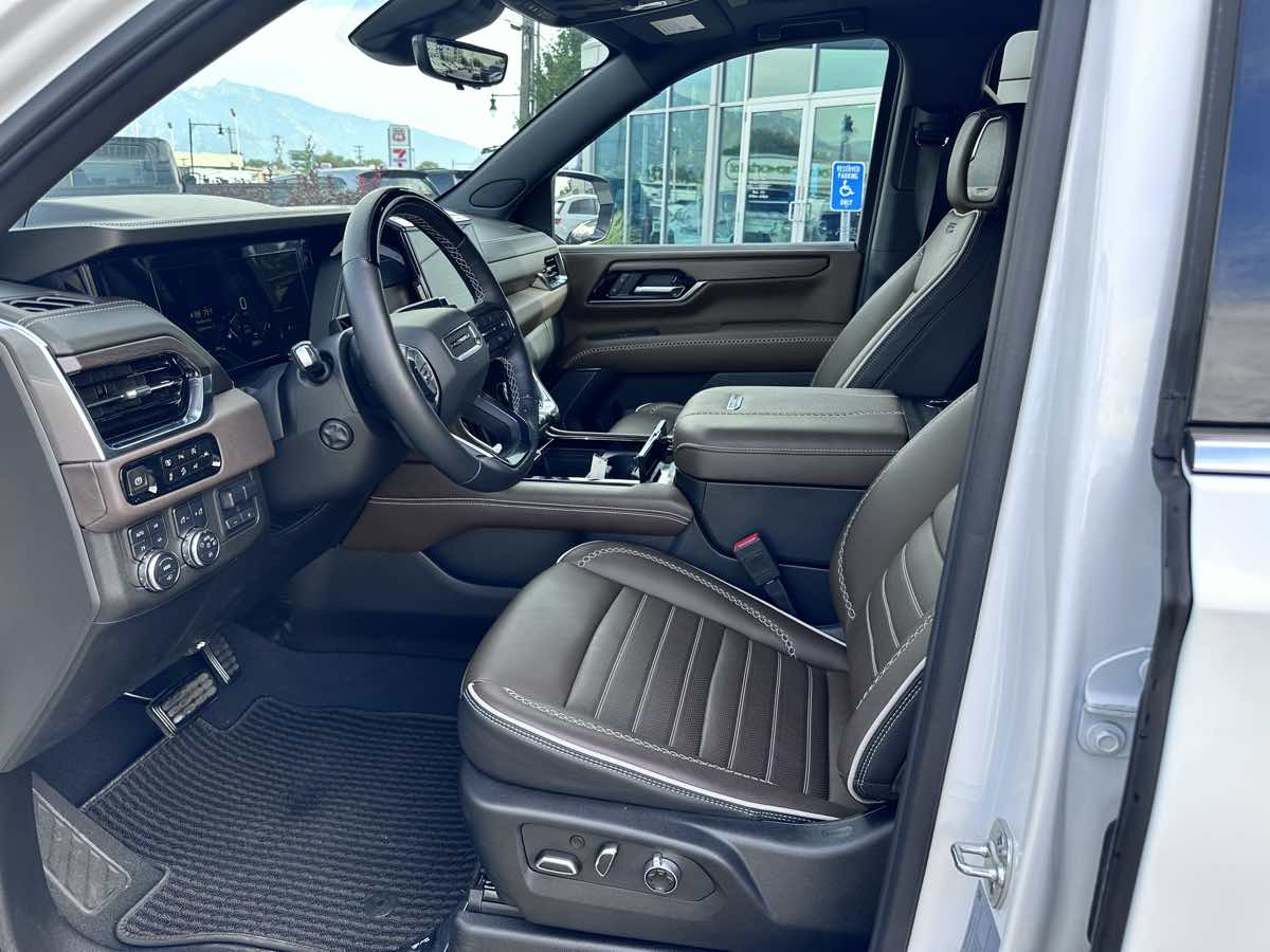 2025 Gmc Yukon Denali Ultimate photo 9