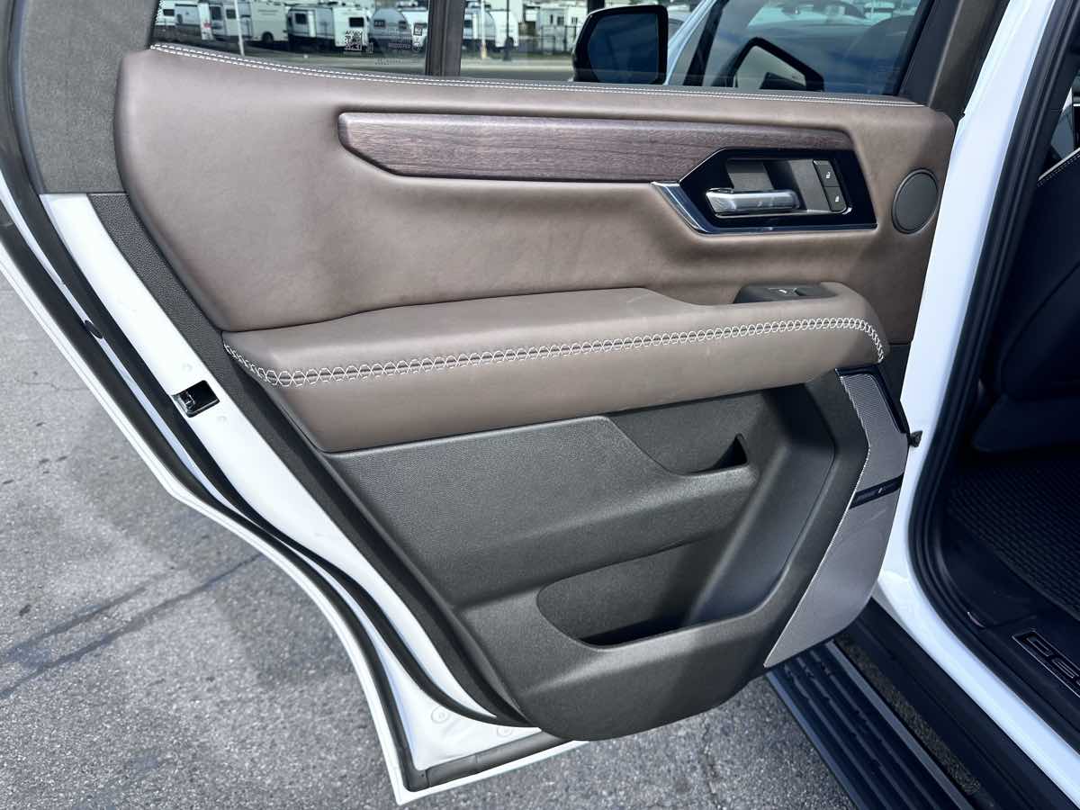 2025 Gmc Yukon Denali Ultimate photo 11