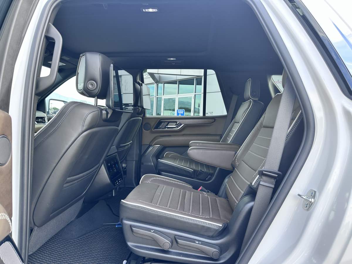 2025 Gmc Yukon Denali Ultimate photo 12