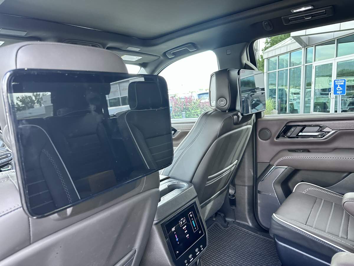 2025 Gmc Yukon Denali Ultimate photo 13