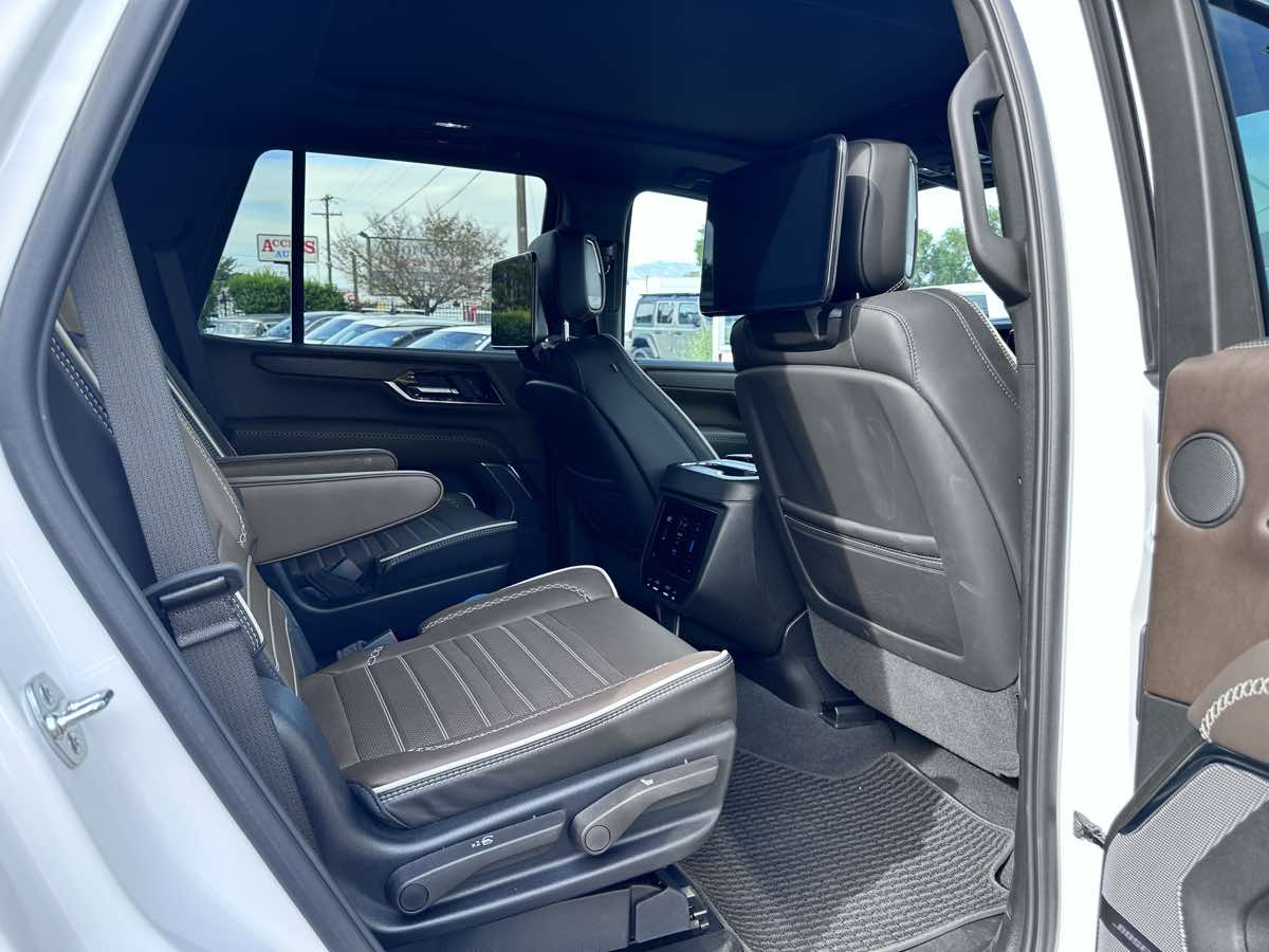 2025 Gmc Yukon Denali Ultimate photo 17