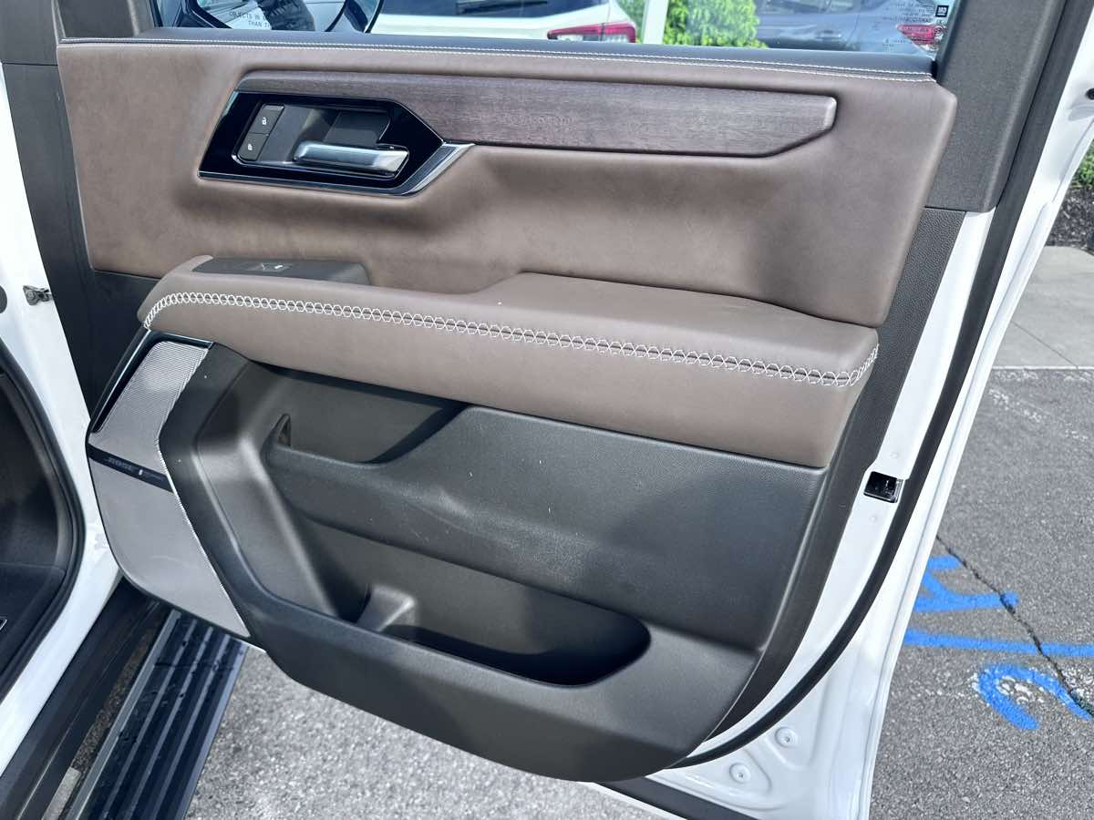 2025 Gmc Yukon Denali Ultimate photo 20