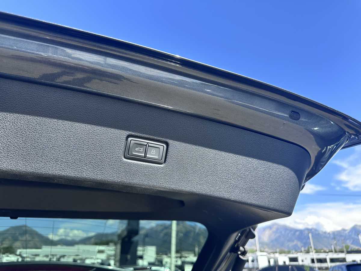 2019 Audi Q8 line Premium Plus photo 16