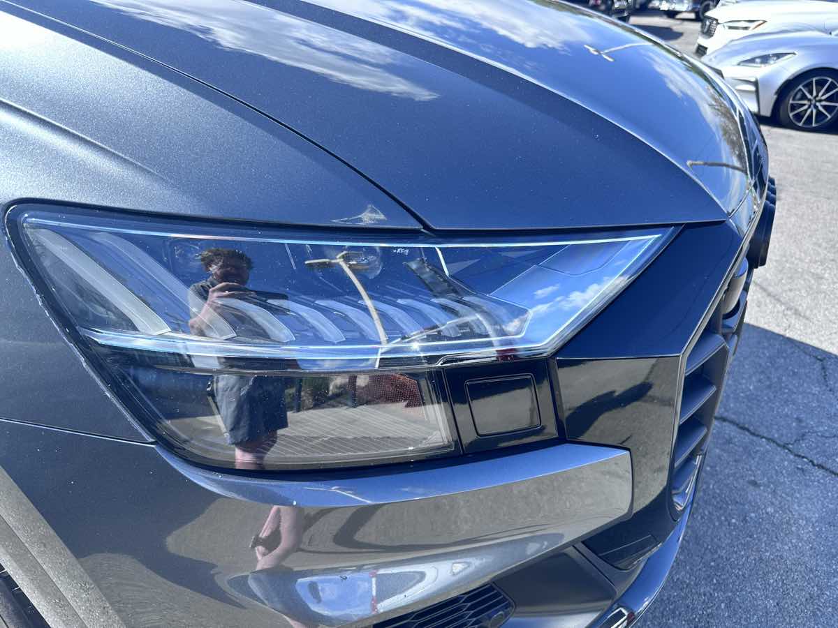 2019 Audi Q8 line Premium Plus photo 22