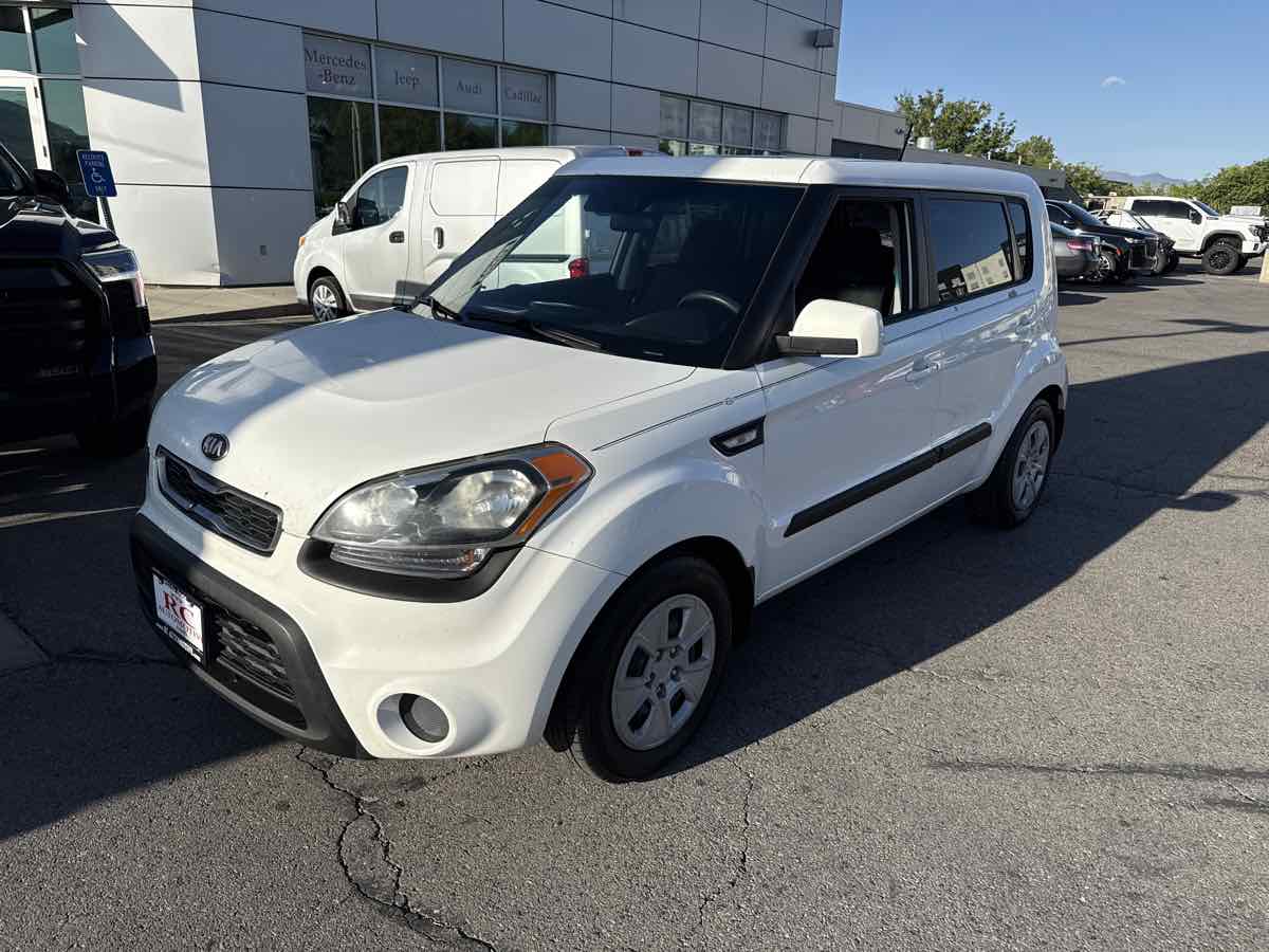 2013 Kia Soul Base photo 2