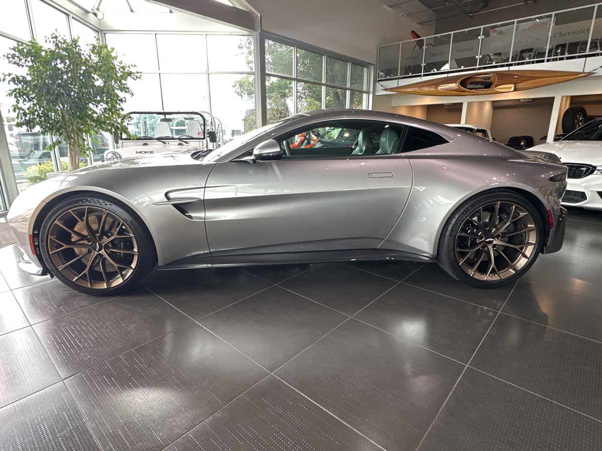 2025 Aston Martin Vantage AM6 photo 4