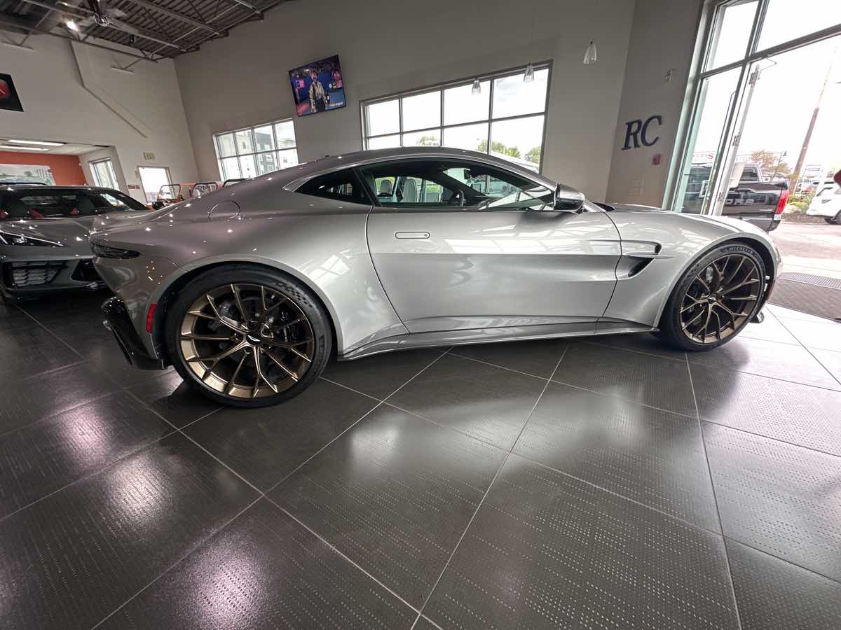 2025 Aston Martin Vantage AM6 photo 12