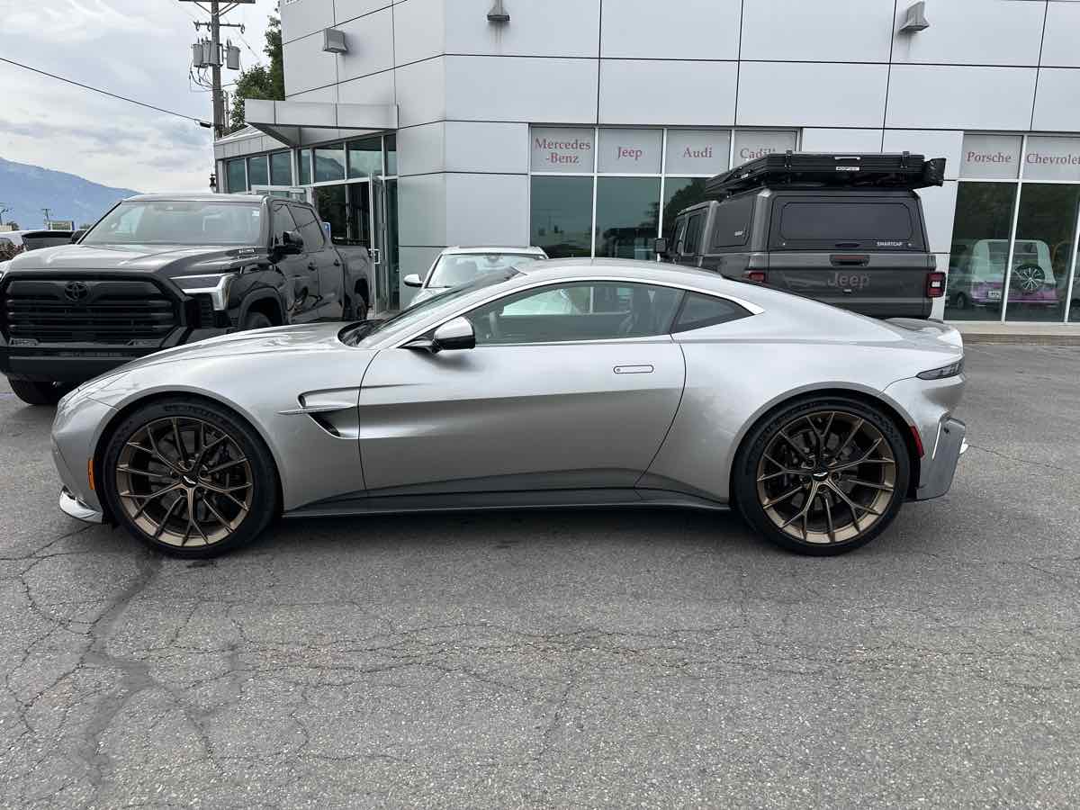 2025 Aston Martin Vantage AM6 photo 3