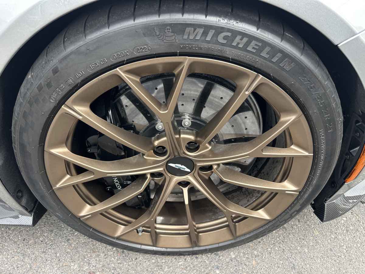 2025 Aston Martin Vantage AM6 photo 32