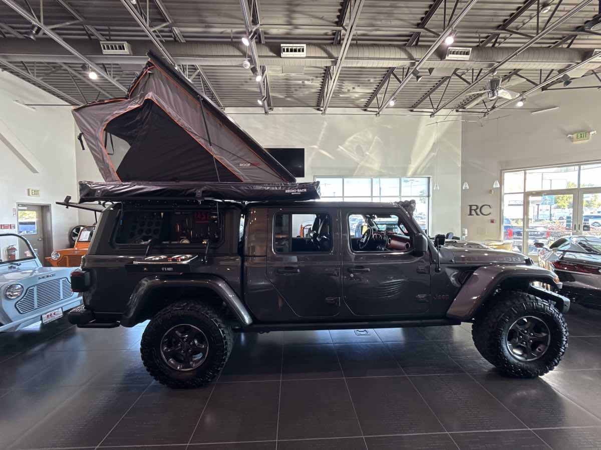 2021 Jeep Gladiator Rubicon photo 2