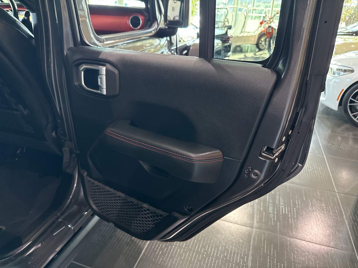 2021 Jeep Gladiator Rubicon photo 17