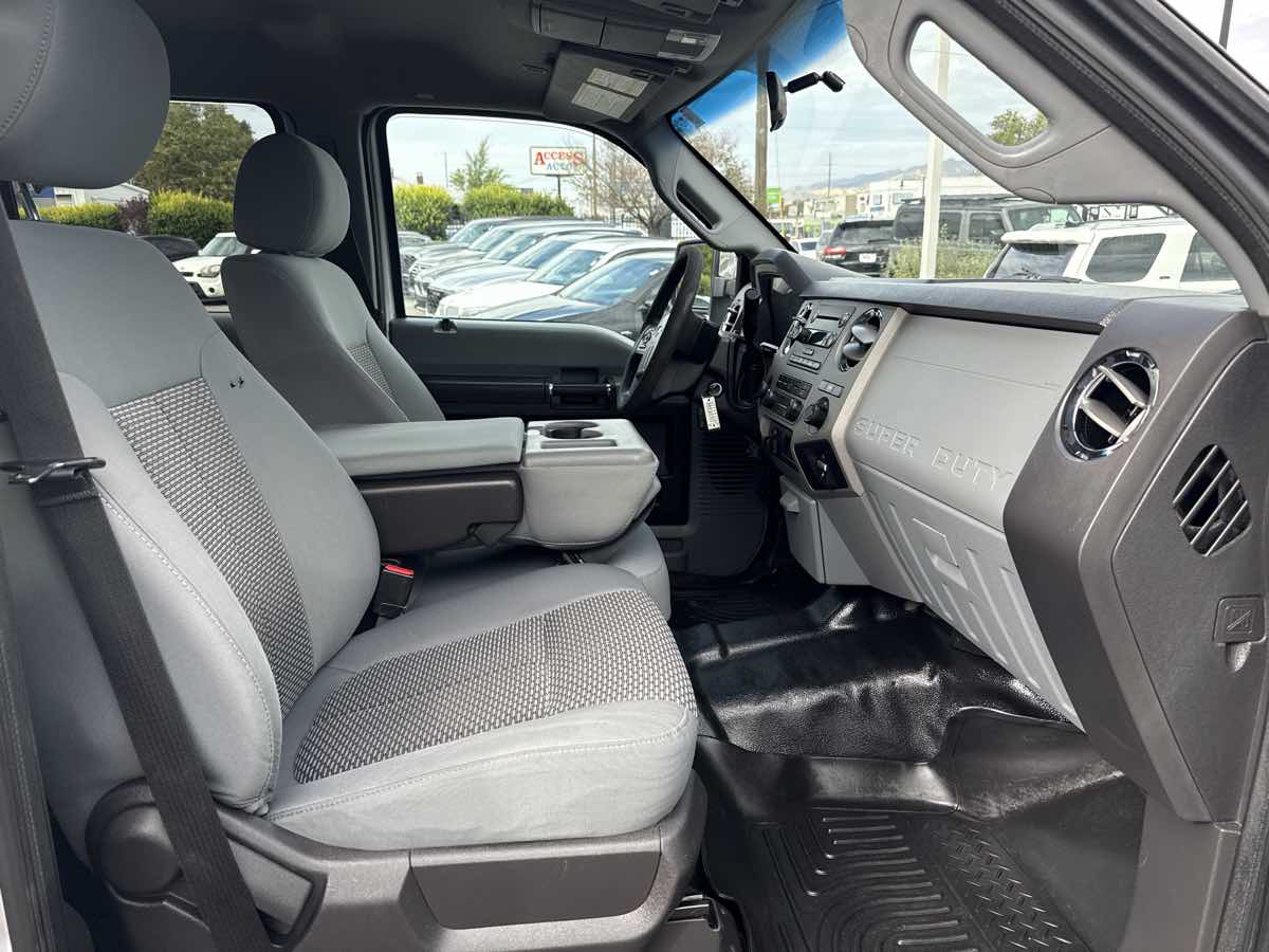 2013 Ford F-350 XL photo 18