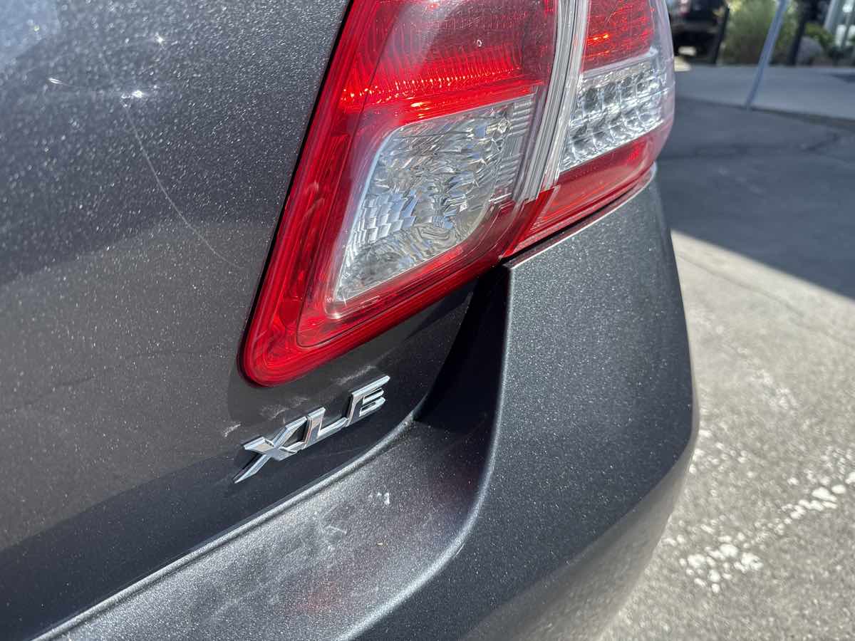 2010 Toyota Camry XLE photo 16