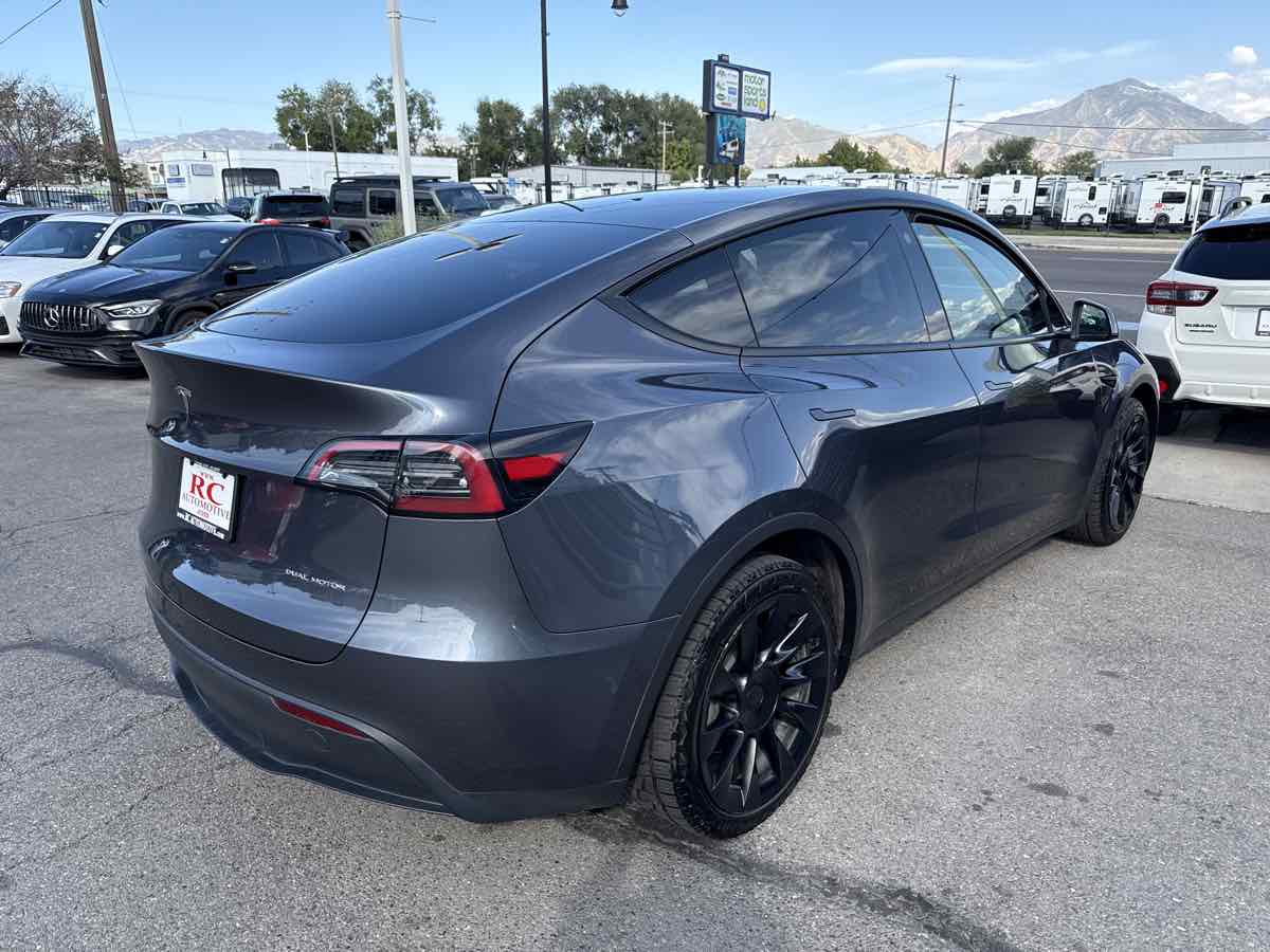 2023 Tesla Model Y Long Range photo 6