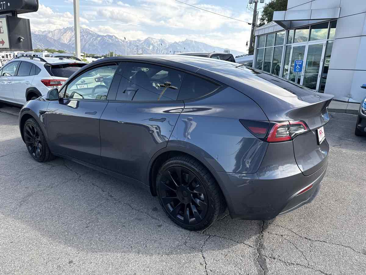 2023 Tesla Model Y Long Range photo 8