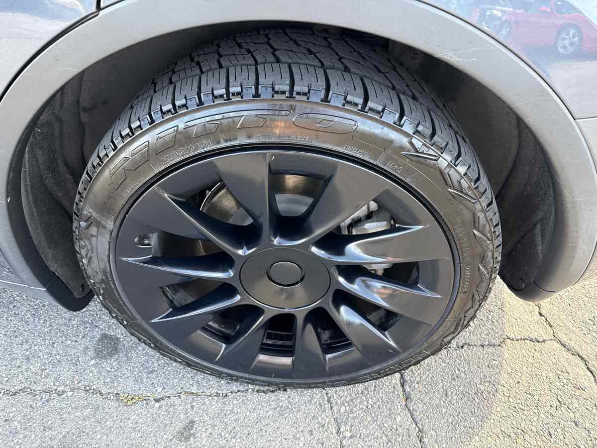 2023 Tesla Model Y Long Range photo 10