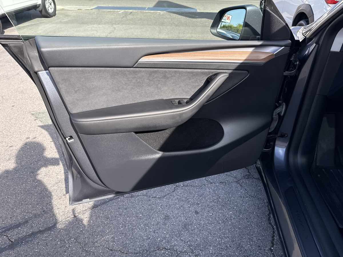 2023 Tesla Model Y Long Range photo 11