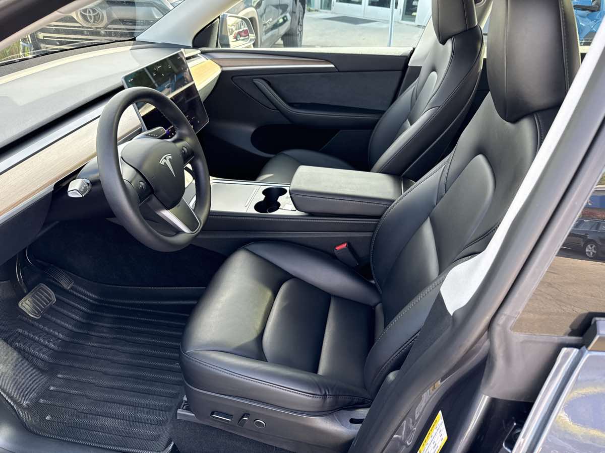 2023 Tesla Model Y Long Range photo 12