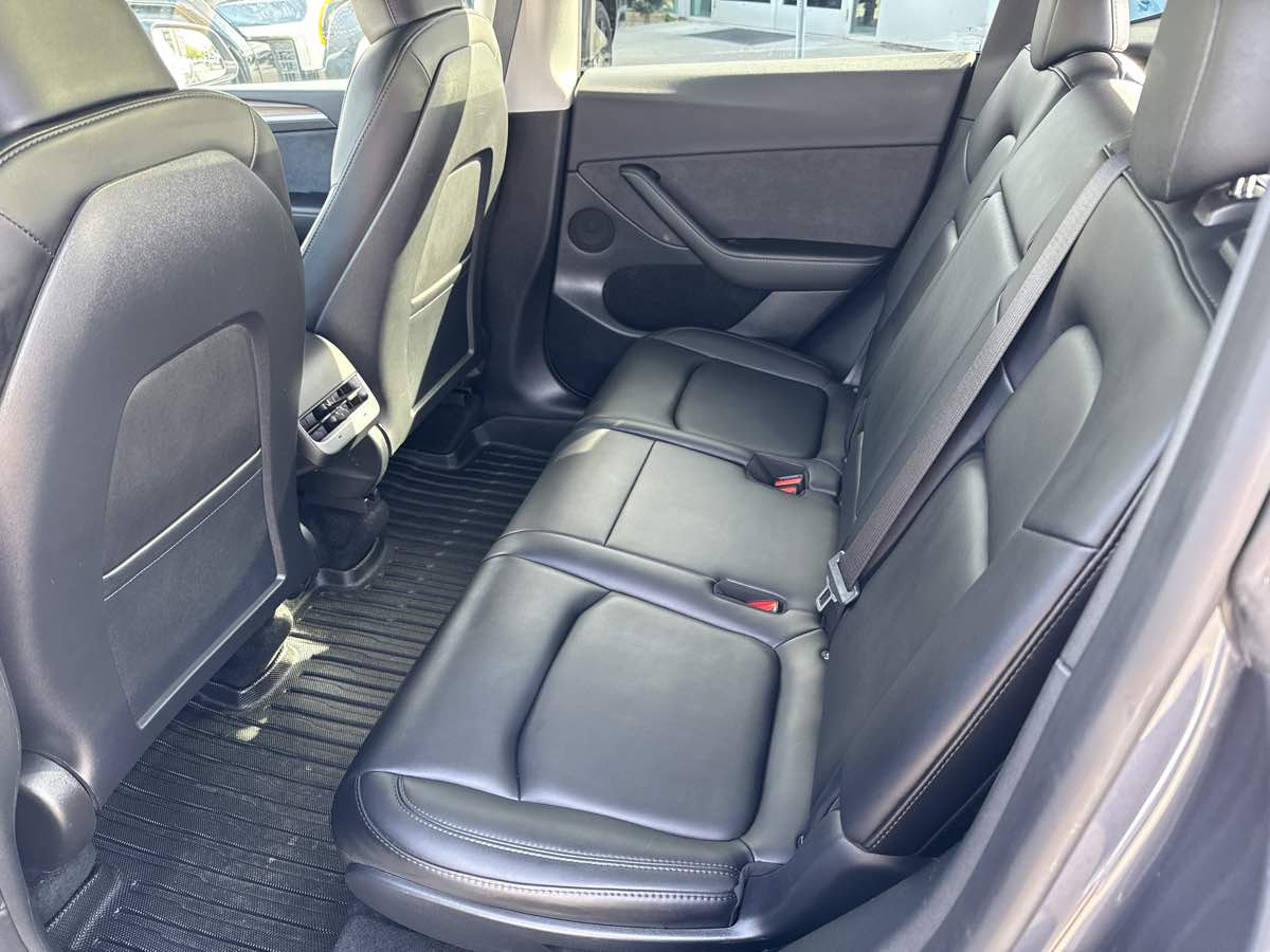 2023 Tesla Model Y Long Range photo 14