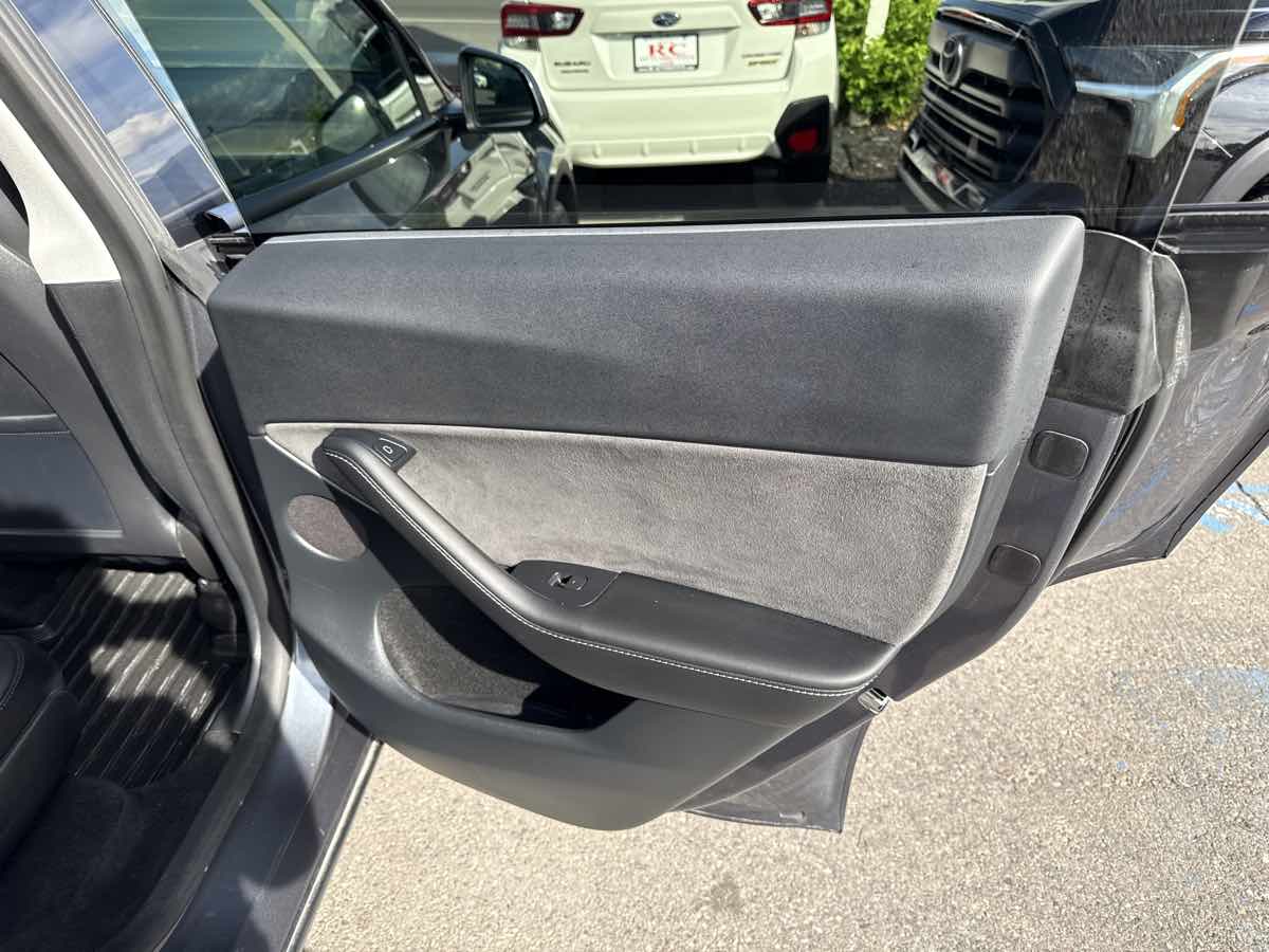 2023 Tesla Model Y Long Range photo 21