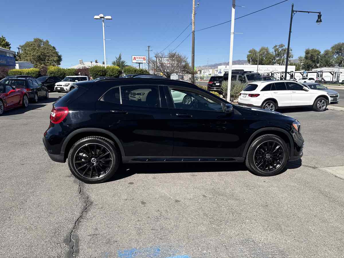 2019 Mercedes Benz GLA 250 4MATIC AMG photo 4