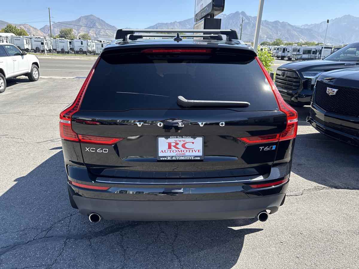 2018 Volvo XC60 Momentum photo 6