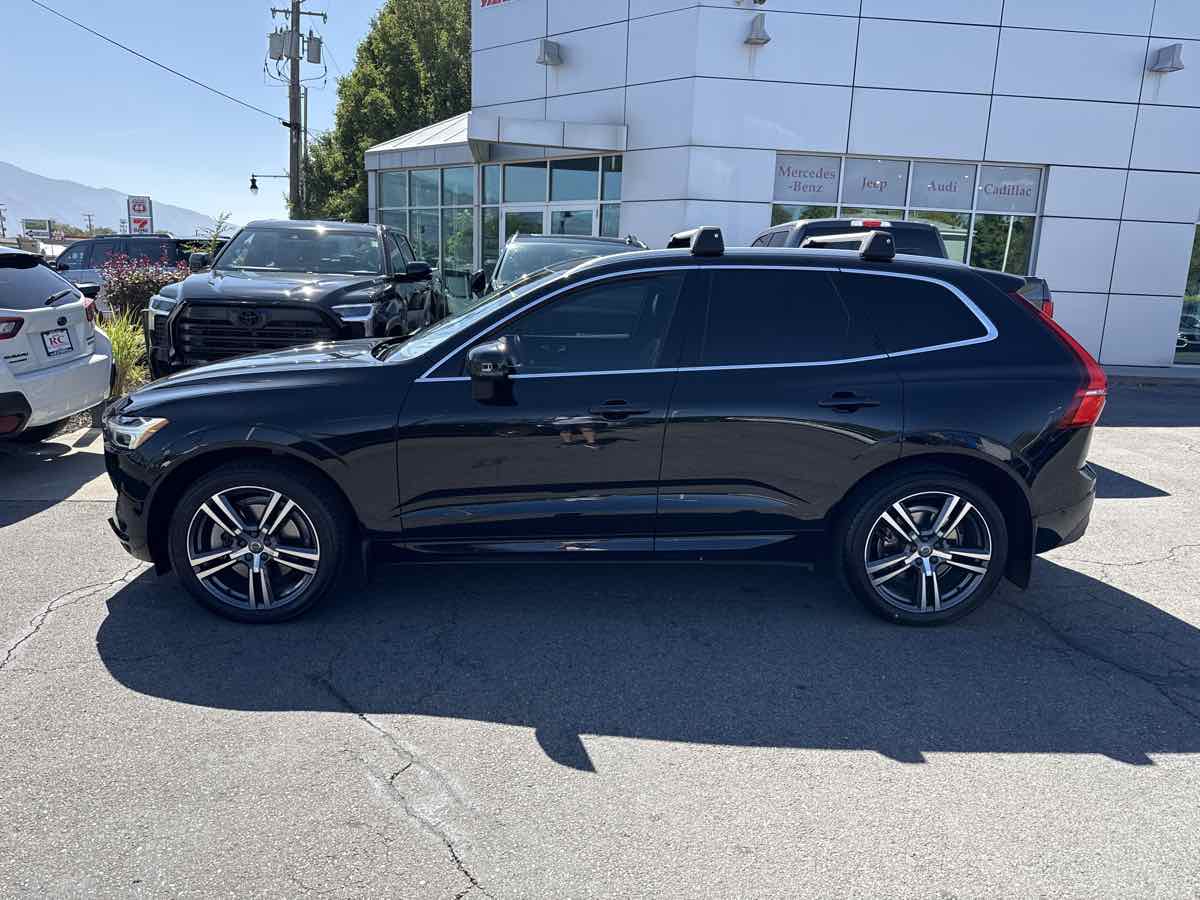 2018 Volvo XC60 Momentum photo 8
