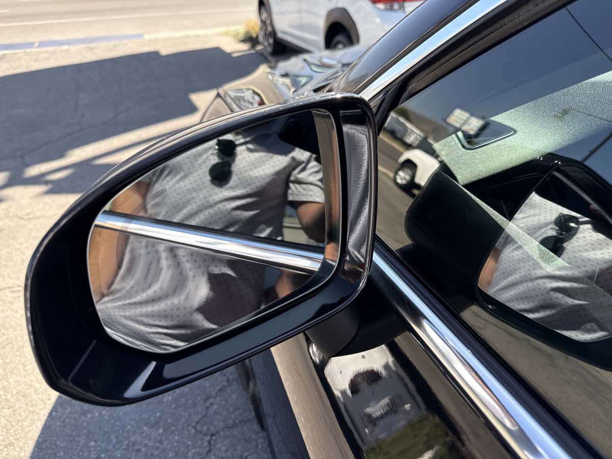 2018 Volvo XC60 Momentum photo 9