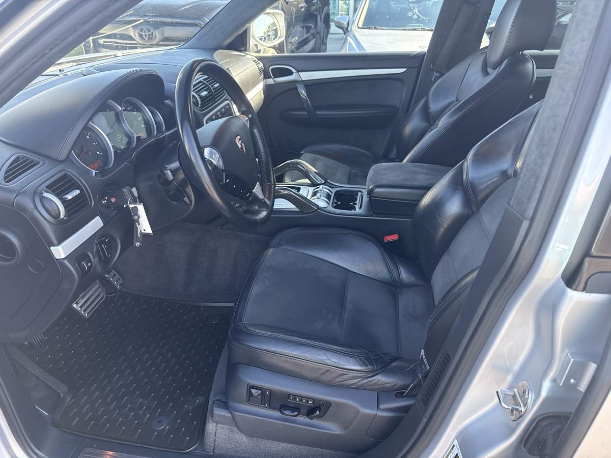 2008 Porsche Cayenne GTS photo 7
