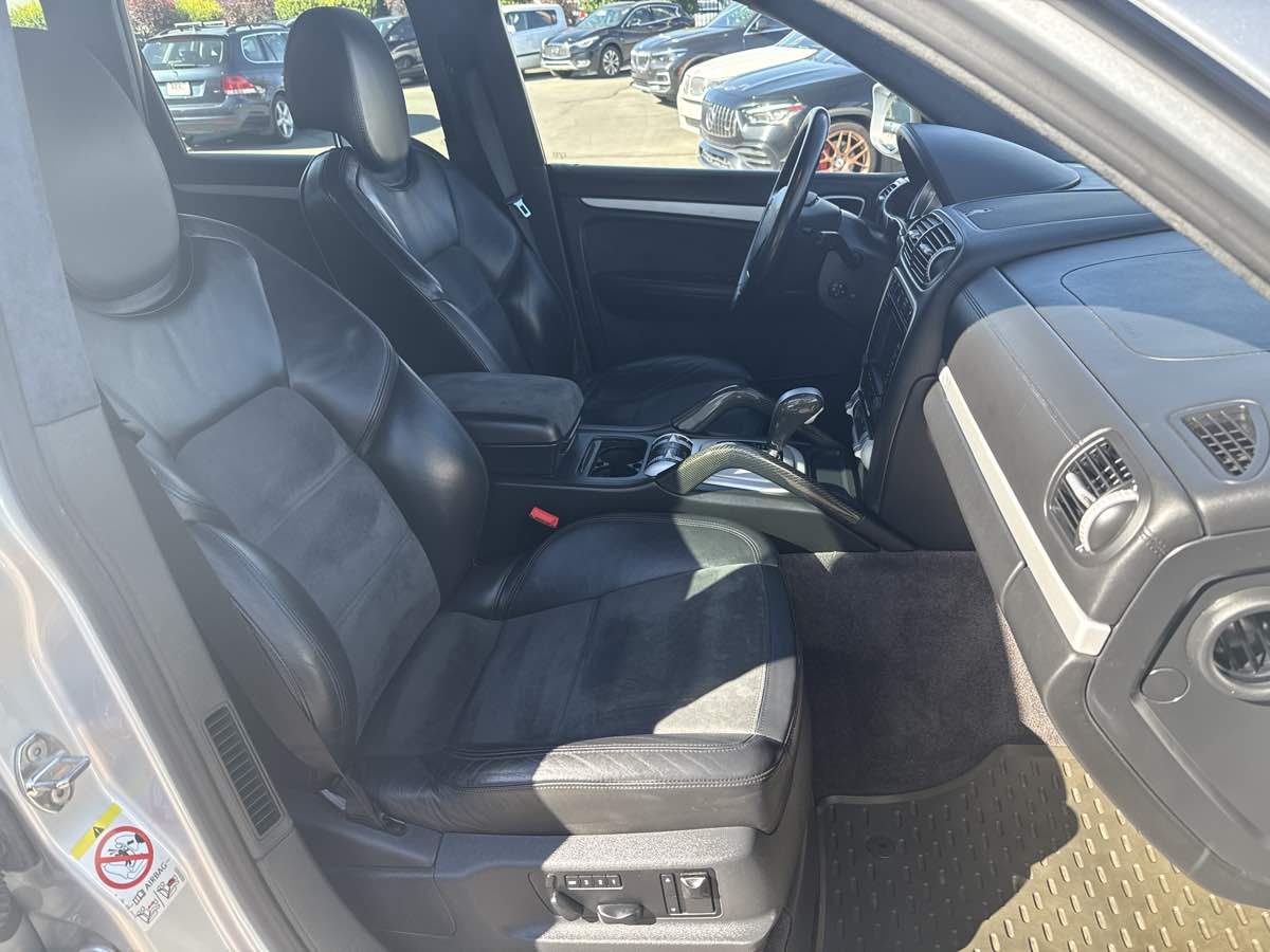 2008 Porsche Cayenne GTS photo 15