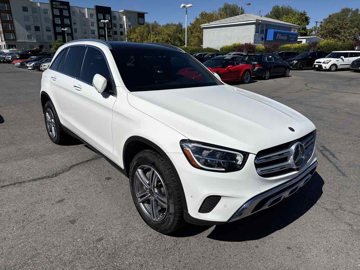 2021 Mercedes Benz GLC 300 4MATIC photo 2