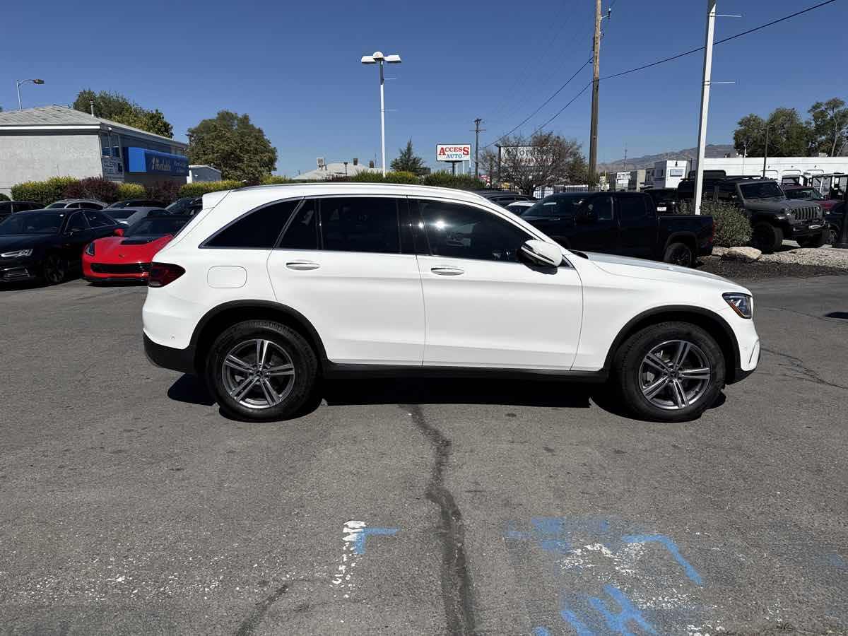 2021 Mercedes Benz GLC 300 4MATIC photo 3