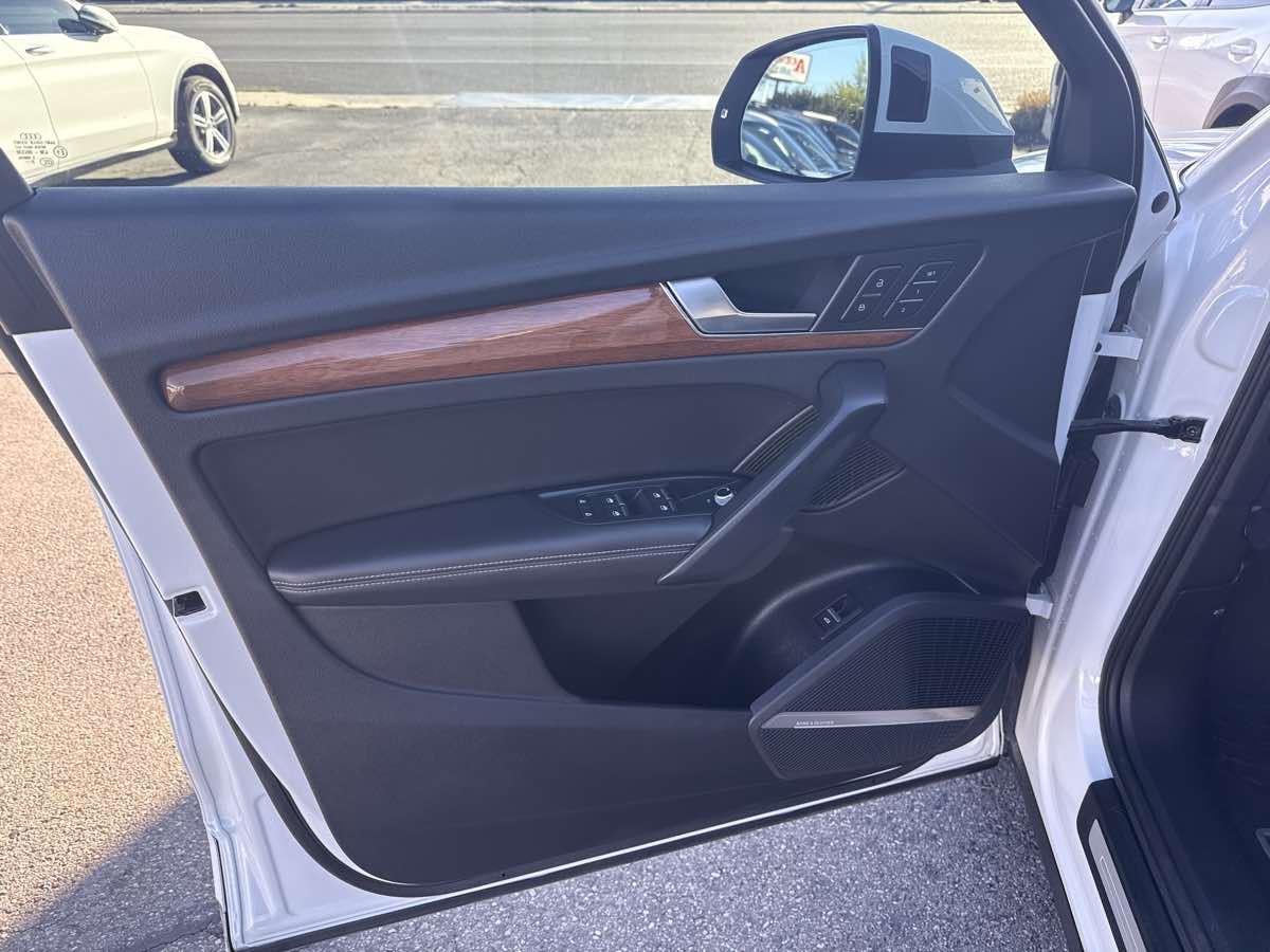 2023 Audi Q5 S line Premium Plus photo 12