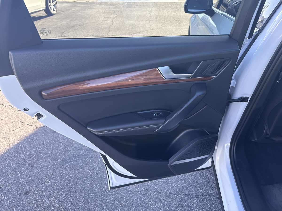 2023 Audi Q5 S line Premium Plus photo 14