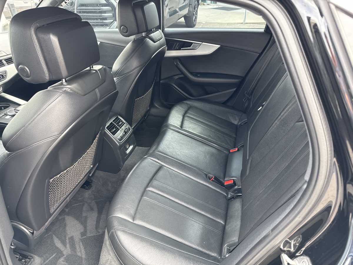 2017 Audi A4 Quattro Premium Plus photo 15