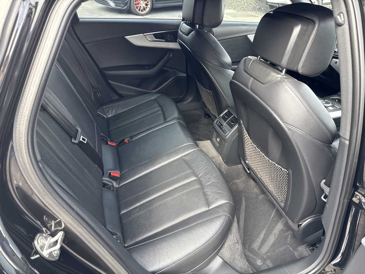 2017 Audi A4 Quattro Premium Plus photo 18