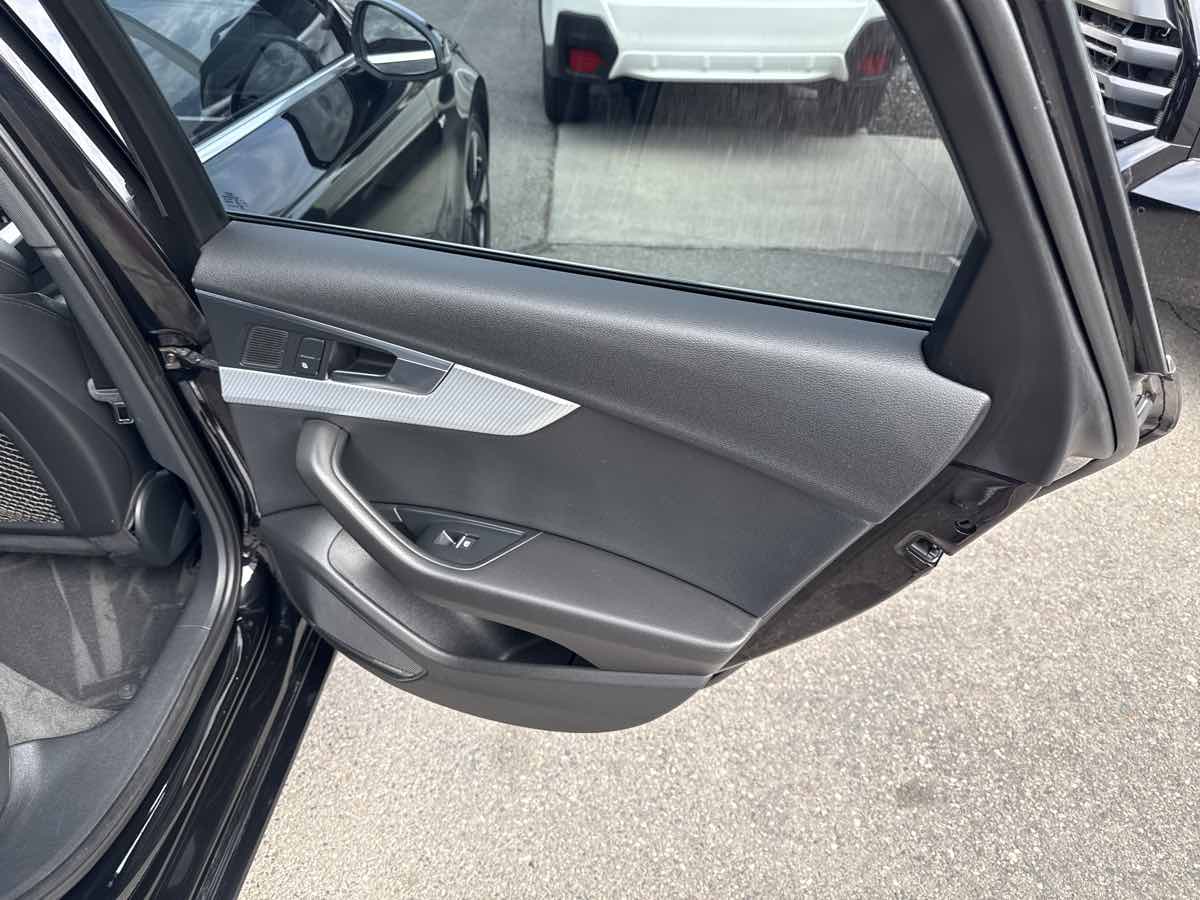 2017 Audi A4 Quattro Premium Plus photo 19