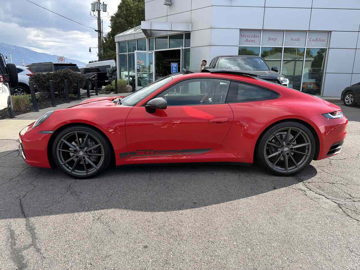 2024 Porsche 911 T photo 2