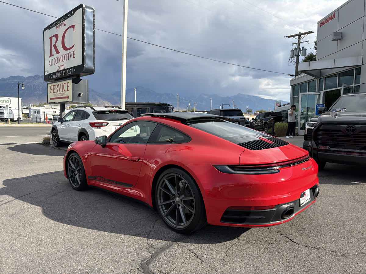 2024 Porsche 911 T photo 3