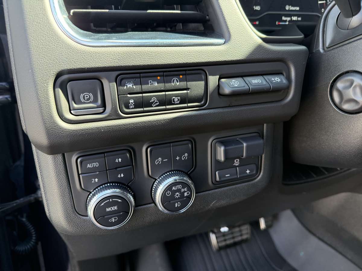 2023 Gmc Yukon AT4 photo 12