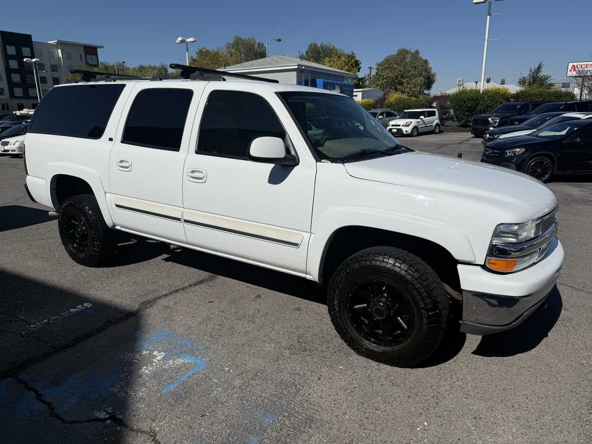 2006 Chevrolet Suburban LT photo 4