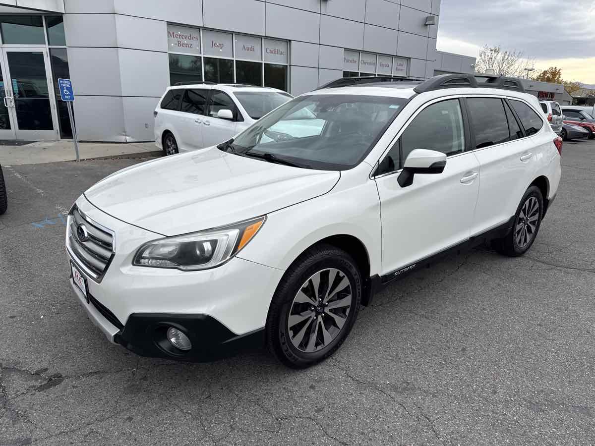 2017 Subaru Outback Limited photo 2