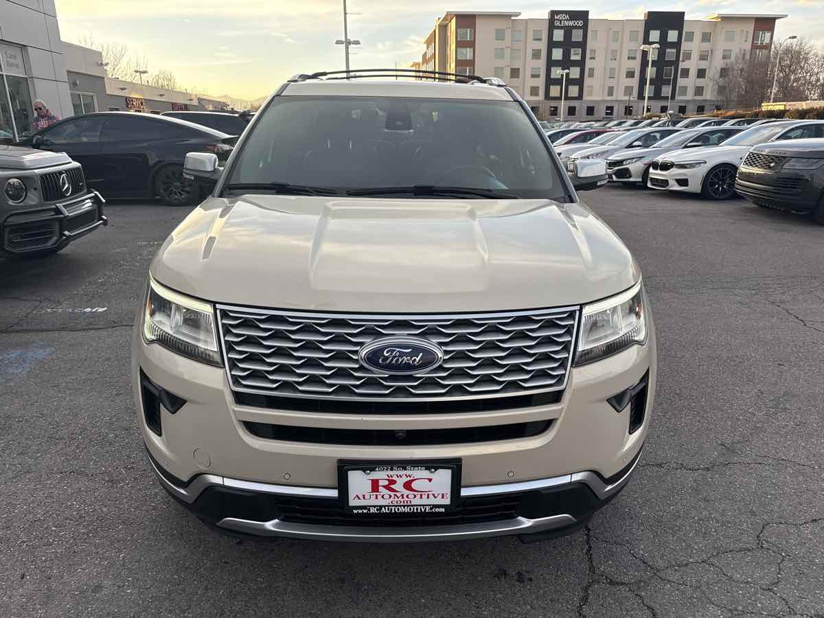 2018 Ford Explorer Platinum photo 2