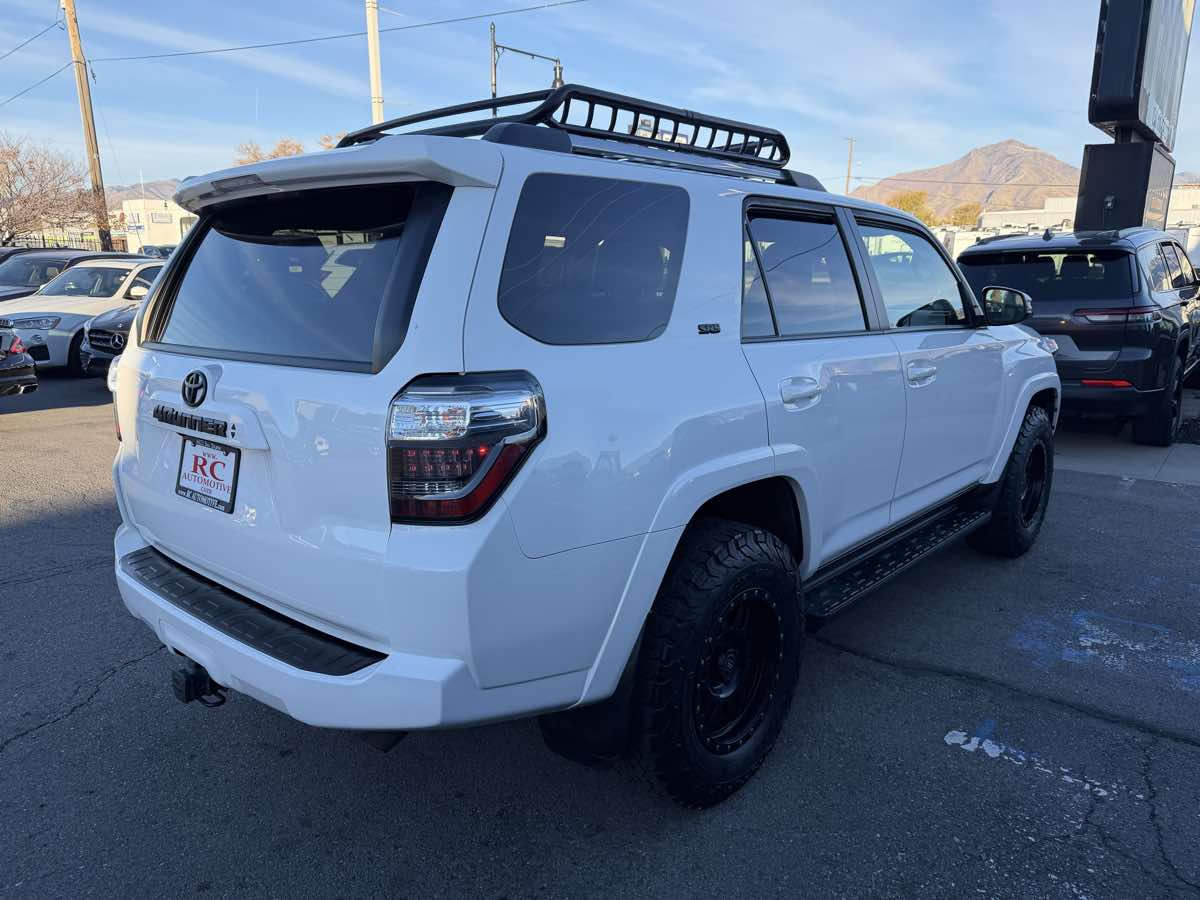 2020 Toyota 4Runner SR5 Premium photo 4