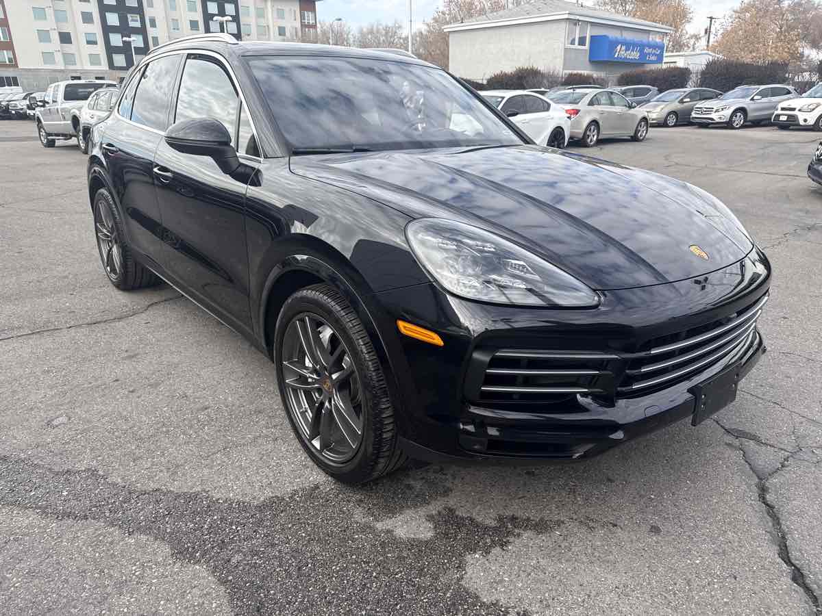 2020 Porsche Cayenne S photo 3