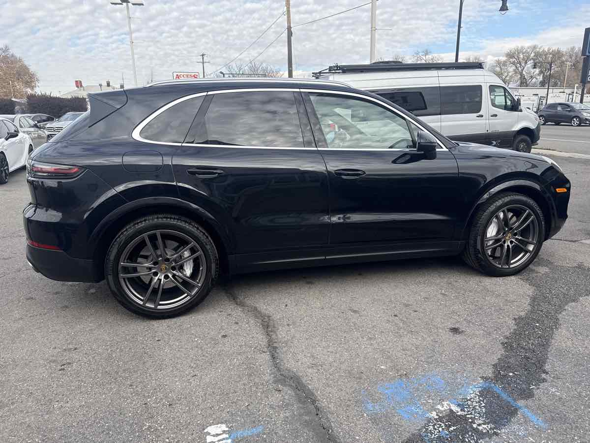 2020 Porsche Cayenne S photo 4